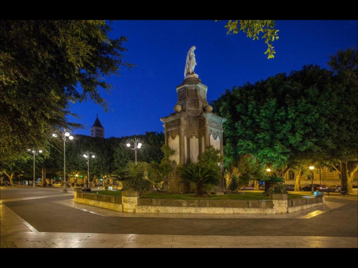 Готель Sole !! Cagliari Centro Екстер'єр фото